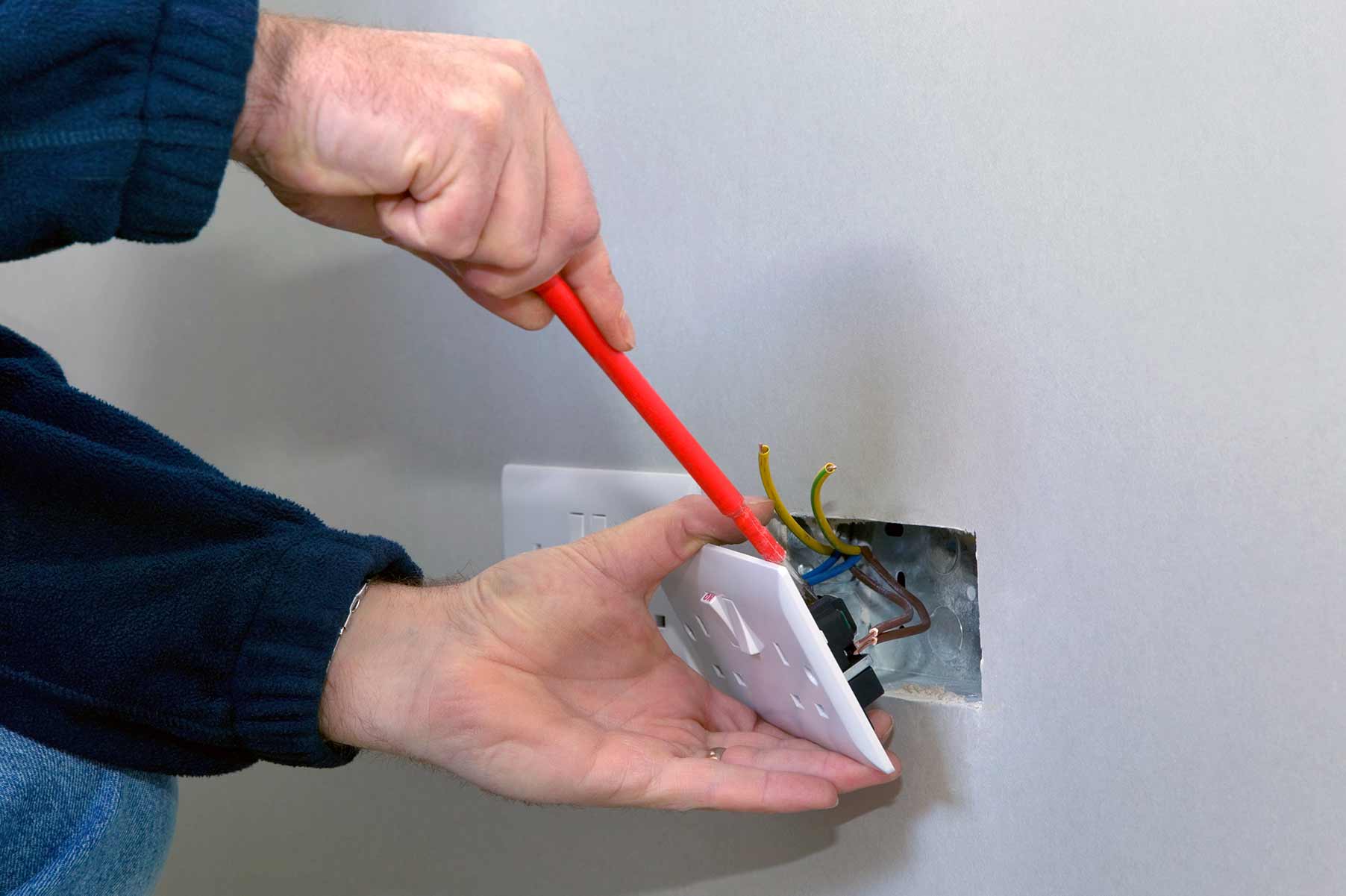 Our electricians can install plug sockets for domestic and commercial proeprties in Portslade and the local area. 